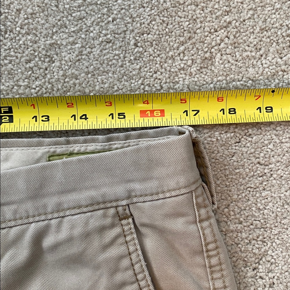 Life khaki a HAGGAR Co. relaxed straight 32X32 cotton/poly blend khaki pants - Picture 13 of 16